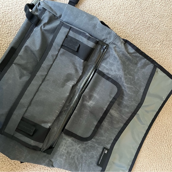 Mission Workshop Messenger Bag - Picture 5 of 8